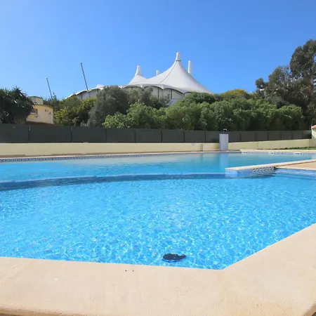 Avec Piscine -